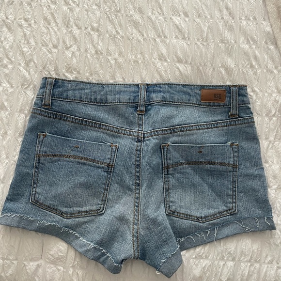 RSQ Jeans Malibu Short - Picture 2 of 2